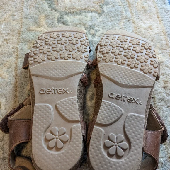 aetrex Sandals Sz 8 - Picture 4 of 5